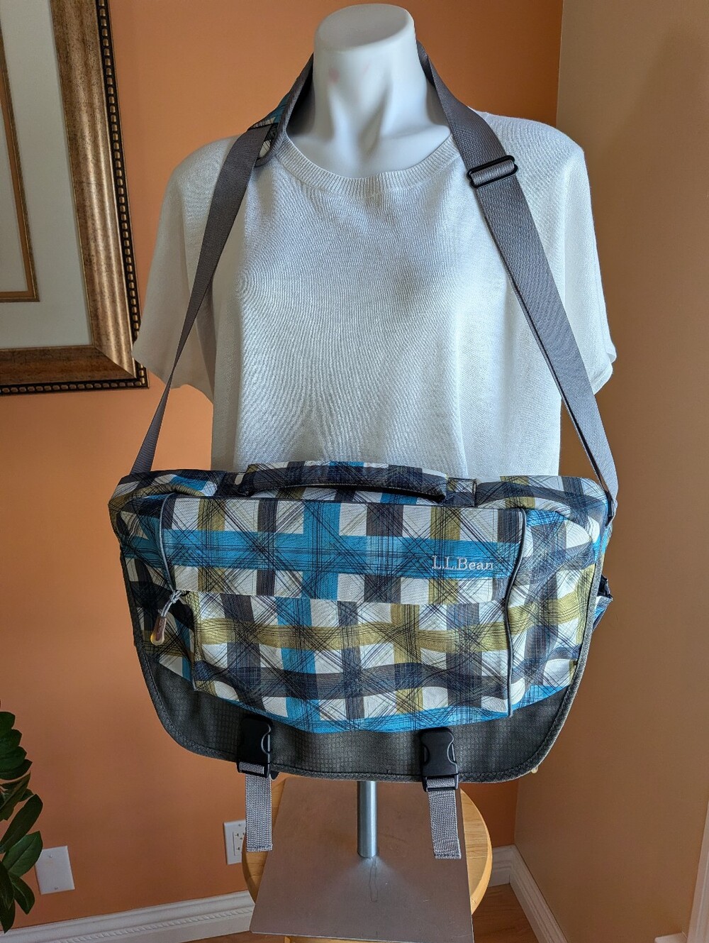 L.L. Bean Laptop Messenger Padded Crossbody Briefcase Teal Gray Plaid